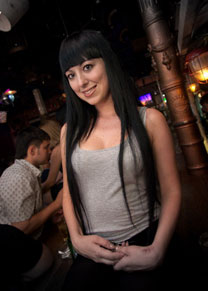 how to pick up a girl - internationallovecupid.com