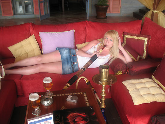 picking up a girl - internationallovecupid.com