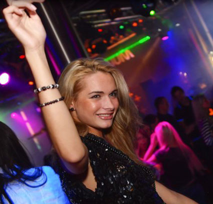 woman image - internationallovecupid.com